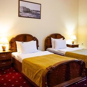 George Hotel